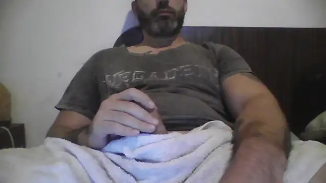 Snapshot of ozzypsico13 chatting on 05.01.26 ozzypsico13 online show from 05.01.26