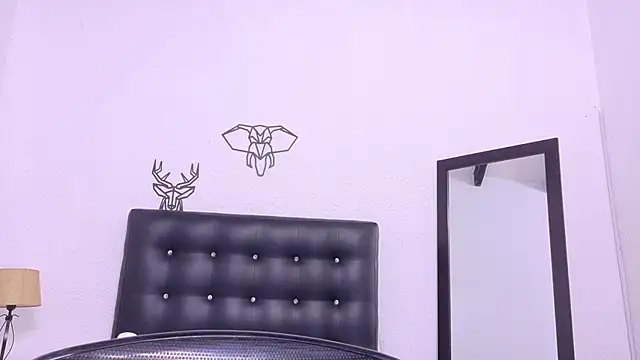 Skinny hottie18 online show from 01.03.25