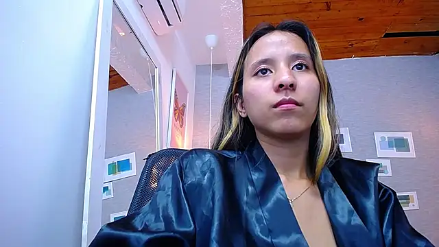 Skinny hottie18 online show from 01.10.25