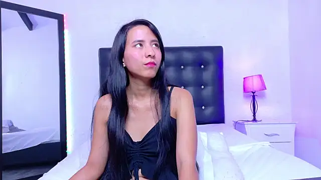 Skinny hottie18 online show from 09.23.25