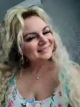 candy queeen online show from 02.28.25