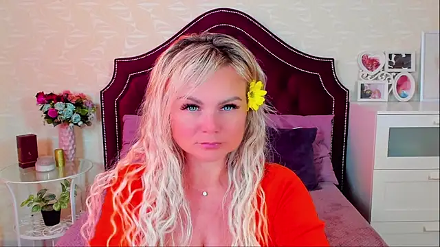 candy queeen online show from 03.22.25
