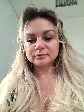 candy queeen online show from 10.12.25