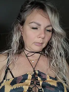 Snapshot of candy_queeen chatting on 06.06.26 candy queeen online show from 06.06.26
