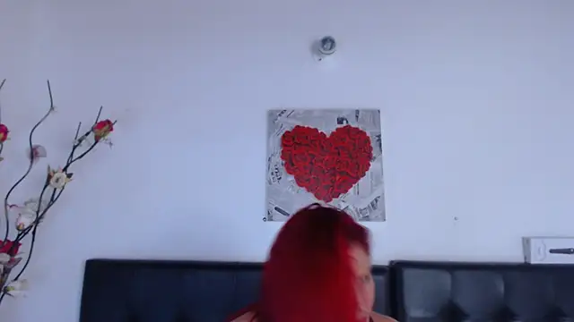Snapshot of Amara_Red chatting on 01.23.25 Amara Red online show from 01.23.25