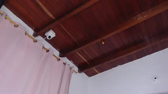 Amara Red online show from 12.02.25