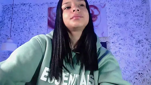 Snapshot of Zoee_babygirl chatting on 01.04.25 Zoee babygirl online show from 01.04.25