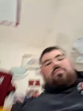 thefrenchhogan29 online show from 10.04.25