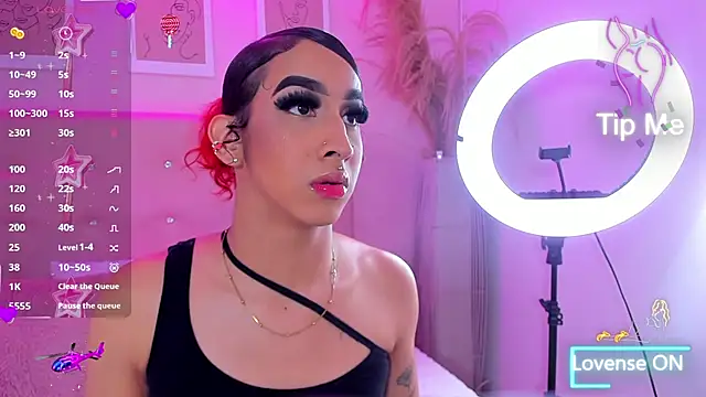 Snapshot of EIMY_BRIGHT chatting on 10.04.25 EIMY BRIGHT online show from 10.04.25