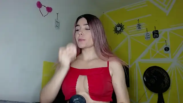 Nikolle Rouss online show from 10.16.25