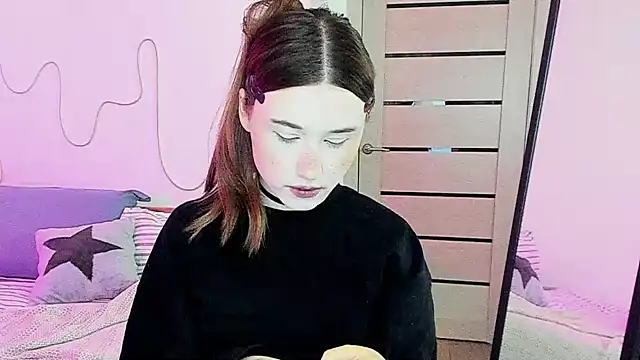 Stella Sunny online show from 12.05.25