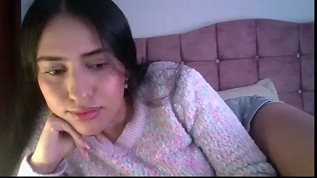 Snapshot of Paris-love chatting on 11.12.25 Paris-love online show from 11.12.25