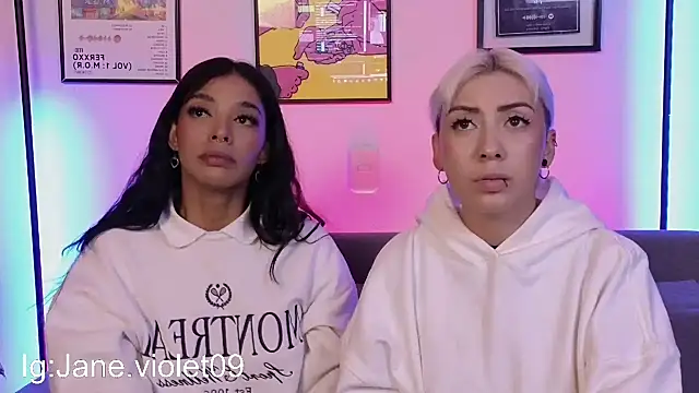 Snapshot of jane_hart_ chatting on 10.09.25 jane hart online show from 10.09.25