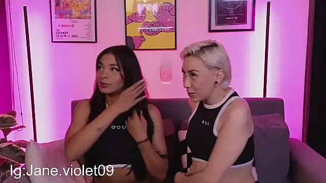 Snapshot of jane_hart_ chatting on 10.18.25 jane hart online show from 10.18.25