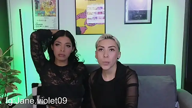 Snapshot of jane_hart_ chatting on 10.22.25 jane hart online show from 10.22.25