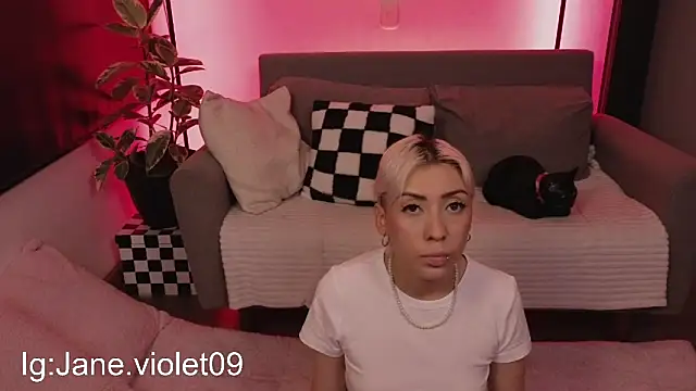 Snapshot of jane_hart_ chatting on 11.06.25 jane hart online show from 11.06.25