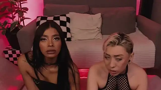 Snapshot of jane_hart_ chatting on 11.08.25 jane hart online show from 11.08.25