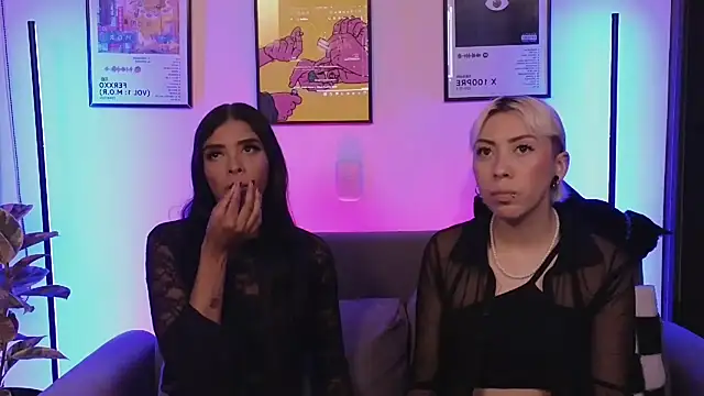 Snapshot of jane_hart_ chatting on 11.17.25 jane hart online show from 11.17.25