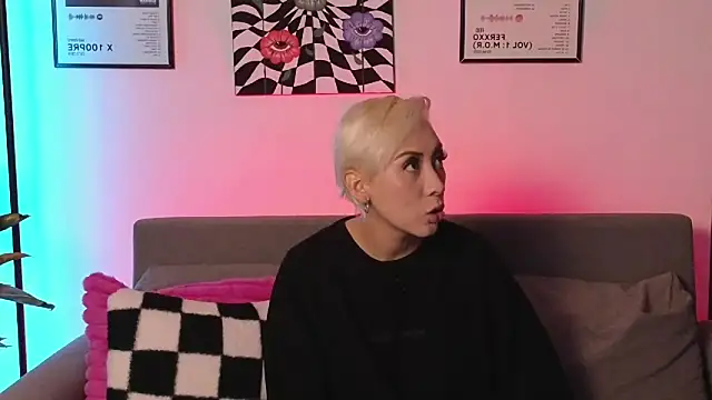 Snapshot of jane_hart_ chatting on 04.29.26 jane hart online show from 04.29.26