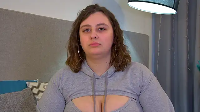 Snapshot of MaryMurray chatting on 02.04.26 MaryMurray online show from 02.04.26