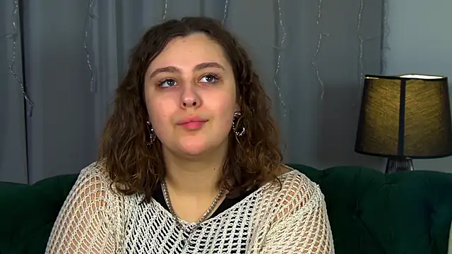 Snapshot of MaryMurray chatting on 02.05.26 MaryMurray online show from 02.05.26