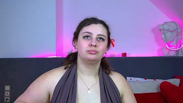 Snapshot of MaryMurray chatting on 02.16.26 MaryMurray online show from 02.16.26