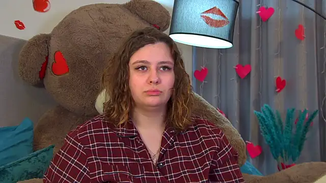 Snapshot of MaryMurray chatting on 02.18.26 MaryMurray online show from 02.18.26