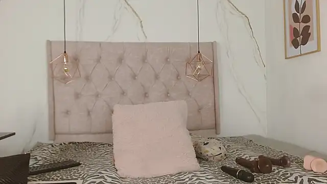 zamira 44 online show from 10.12.25