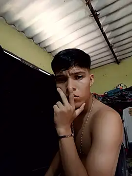 Snapshot of Brallitan225 chatting on 11.12.25 Brallitan225 online show from 11.12.25