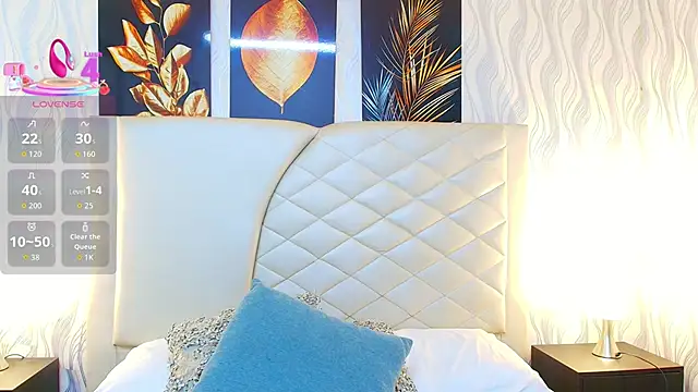 Snapshot of Amberr_Greyy chatting on 10.24.25 Amberr Greyy online show from 10.24.25