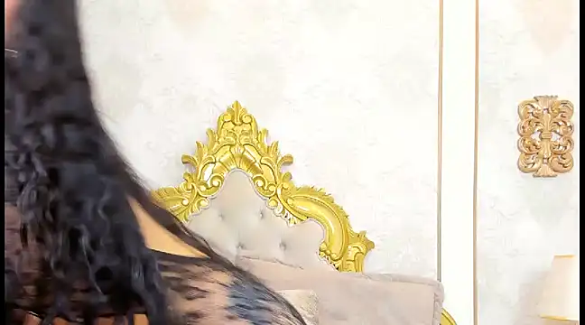 GiahDaniels online show from 12.15.24