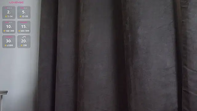 Victoria Thomsons1 online show from 10.12.25