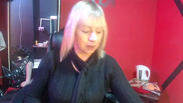 KLOE PIELL online show from 10.22.25