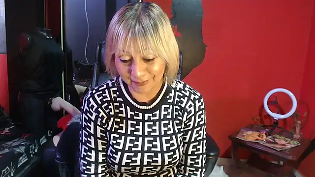 KLOE PIELL online show from 11.27.25