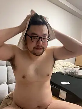 Snapshot of yuuki198912 chatting on 10.30.25 yuuki198912 online show from 10.30.25