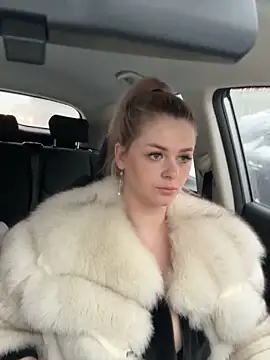 Snapshot of Love_Bri chatting on 01.22.25 Love Bri online show from 01.22.25