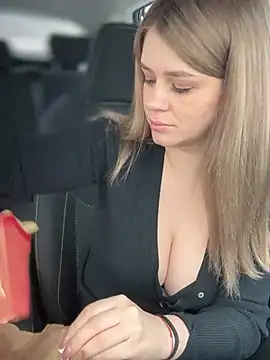 Snapshot of Love_Bri chatting on 02.25.25 Love Bri online show from 02.25.25