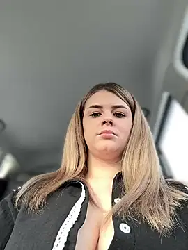 Snapshot of Love_Bri chatting on 02.26.25 Love Bri online show from 02.26.25