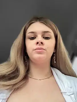 Snapshot of Love_Bri chatting on 03.12.25 Love Bri online show from 03.12.25