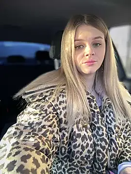 Snapshot of Love_Bri chatting on 03.22.25 Love Bri online show from 03.22.25