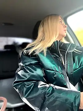 Snapshot of Love_Bri chatting on 10.12.25 Love Bri online show from 10.12.25