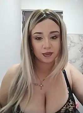 Snapshot of AdelinaJude chatting on 09.28.25 AdelinaJude online show from 09.28.25