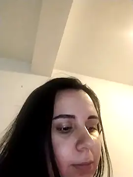 Snapshot of AdelinaJude chatting on 10.08.25 AdelinaJude online show from 10.08.25