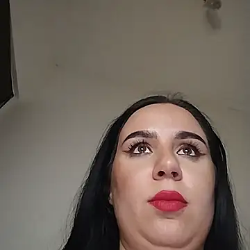 Snapshot of AdelinaJude chatting on 11.11.25 AdelinaJude online show from 11.11.25