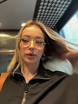 KylieJoyce online show from 01.05.25