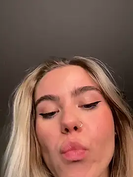 SkyBriii online show from 12.15.24