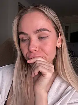 SkyBriii online show from 12.19.24