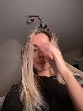 SkyBriii online show from 01.08.25