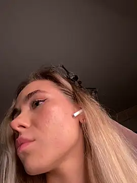 SkyBriii online show from 02.05.25