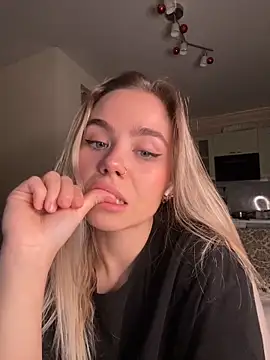 SkyBriii online show from 02.09.25